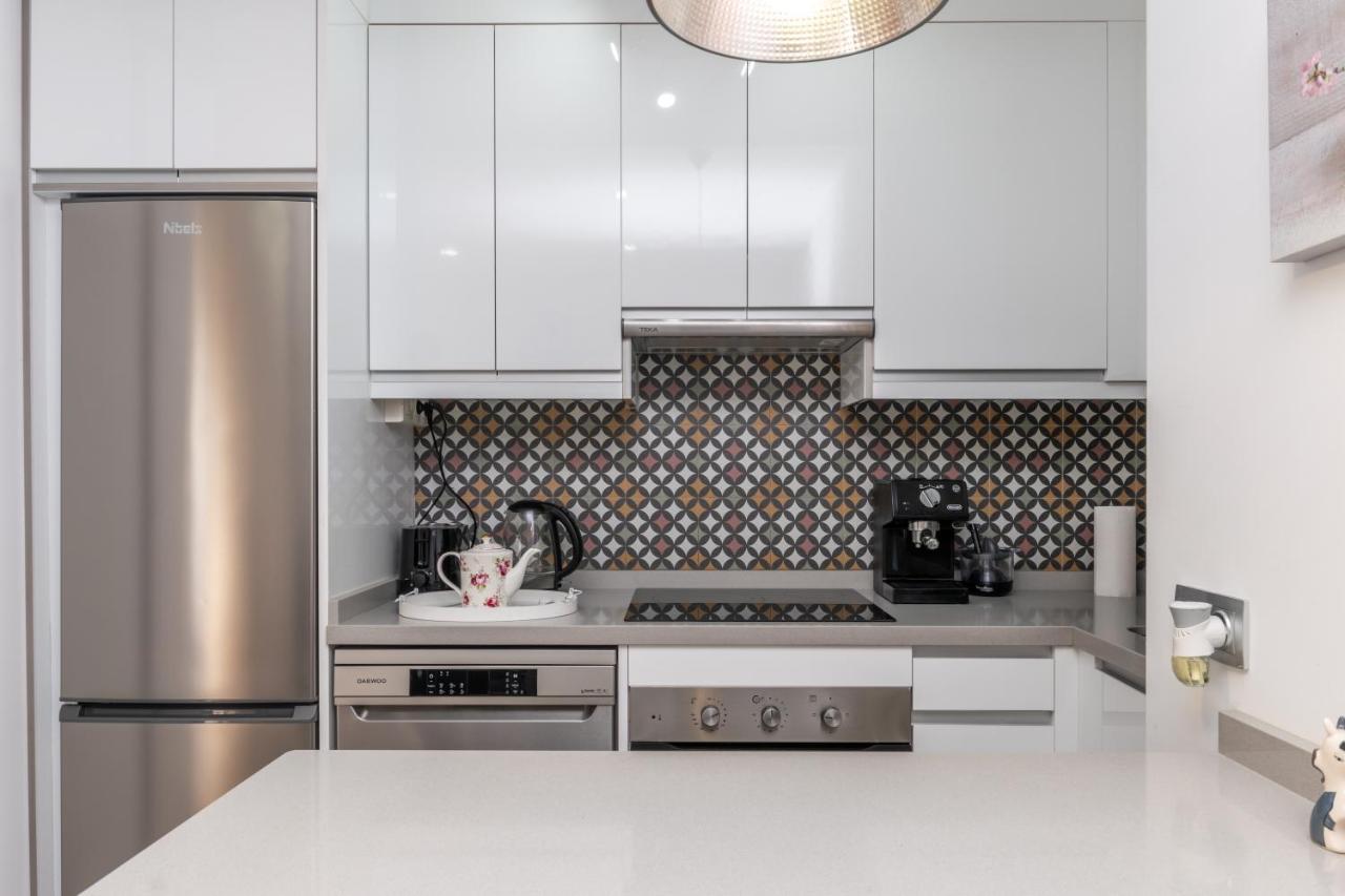 New Modern 3Br With Terrace In Fuengirola Centreアパートメント エクステリア 写真